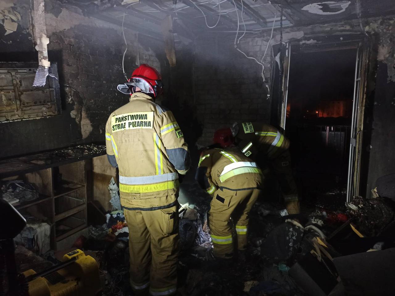 Nocny pożar w mieszkaniu przy ul. Bydgoskiej w Grudziądzu. Poszkodowana została jedna osoba