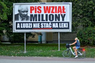  Wojna na billboardy trwa. PiS kontruje i wywołuje burzę