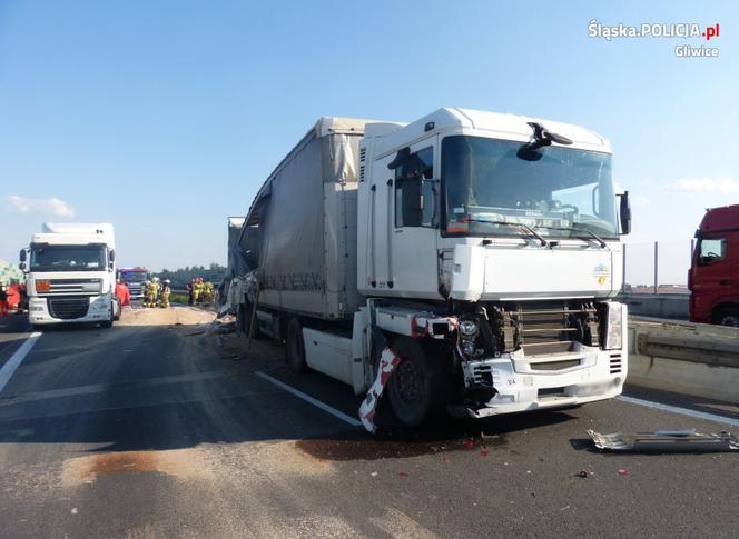 Koszmarny wypadek na A4. Dwa TIR-y zmiażdżyły osobówkę