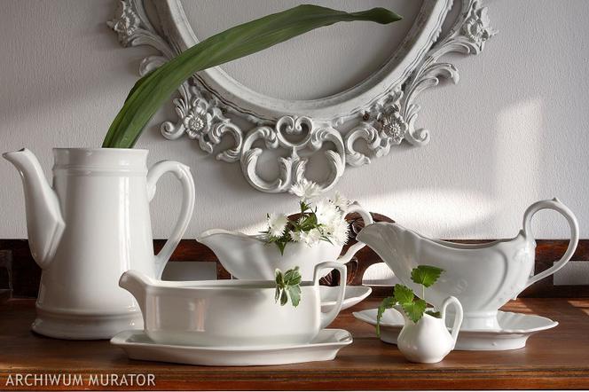 Kolekcja białej porcelany
