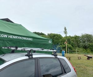 Postawili majowe drzewko. Impreza integracyjna w Henrykowie koło Leszna