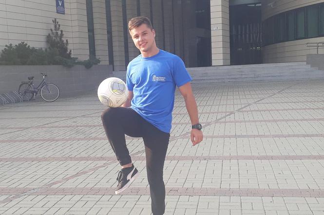 Co on z tą piłką wyczynia! Konrad Dybaś został Mistrzem Świata w kat. Challenge we Freestyle Footballu!