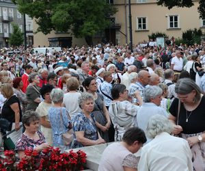 76. rocznica Cudu Lubelskiego. Procesja różańcowa w centrum Lublina