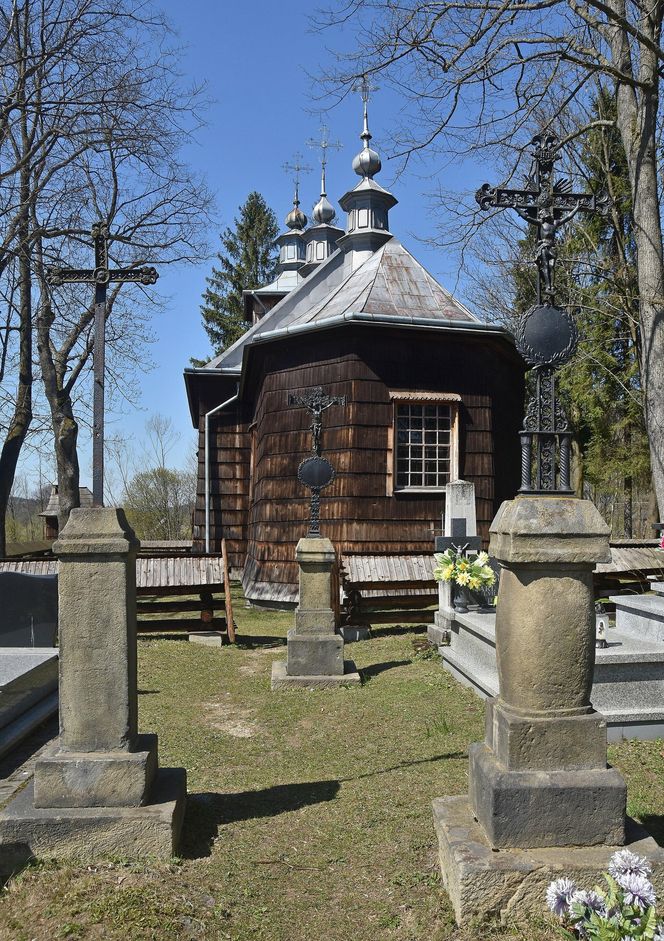 To jedna z najsłynniejszych wsi w Małopolsce. Kiedyś wyrabiano w niej drewniane łyżki