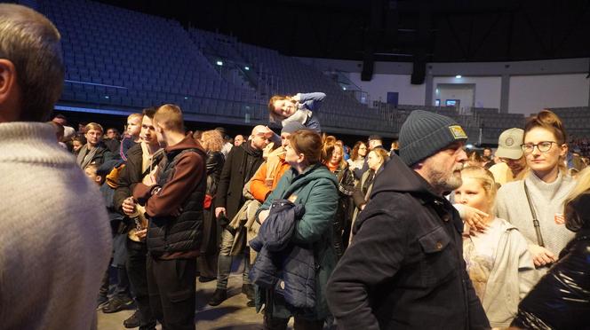 Finał WOŚP w Olsztynie. Pokaz laserowy podczas „Światełka do nieba” zachwycił wszystkich [ZDJĘCIA]