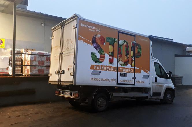 Żywność trafia do organizacji pomocowych z Warmii i Mazur. 