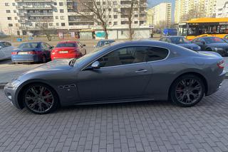 MiłyPan jeździ sportowym Maserati GranTurismo