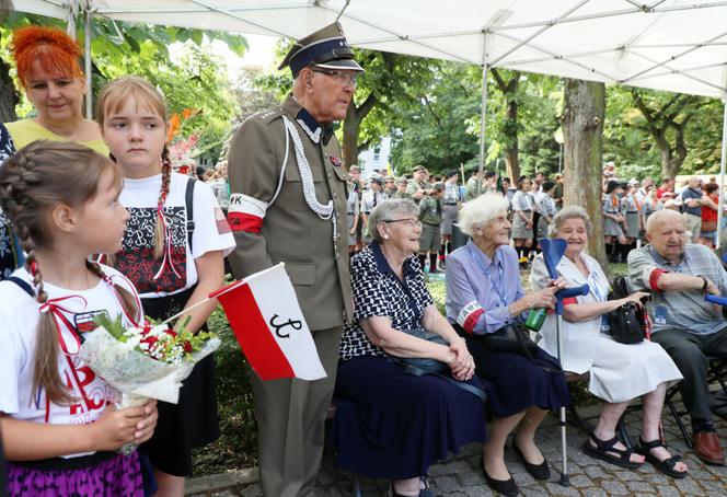 Powstańcy warszawscy podczas obchodów 77. rocznicy wybuchu Powstania Warszawskiego