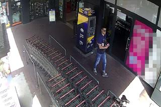 Ktoś wyrwał kobiecie torebkę przed centrum handlowym na Bartodziejach i uciekł