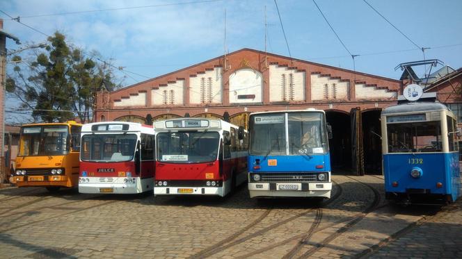 Naprawdę specjalna komunikacja na Noc Muzeów we Wrocławiu. Przejedź się zabytkowym tramwajem lub autobusem