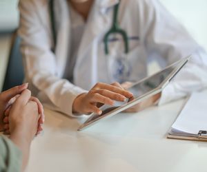 Zapalenie skórno-mięśniowe – przyczyny, objawy i leczenie