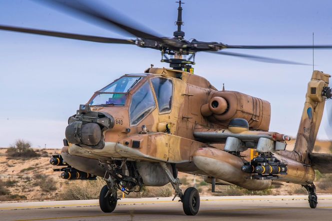Gaza krwawi, a USA sprzedaje broń. Śmigłowce Apache i pojazdy bojowe dla Izraela