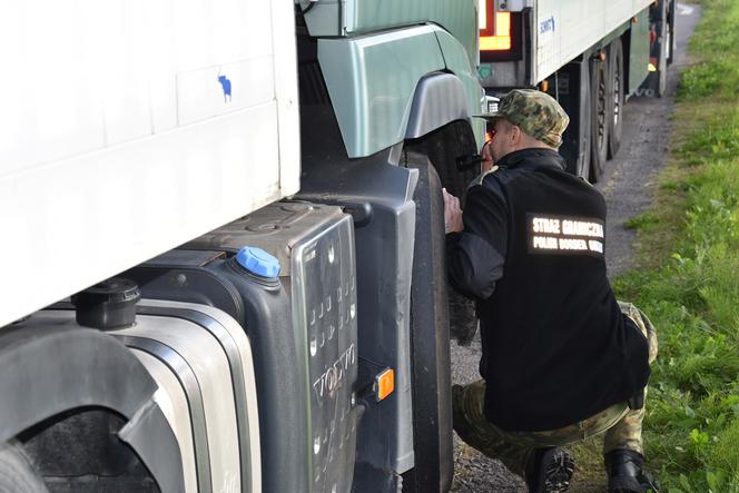 Pogranicznicy odzyskali trzy ciężarówki