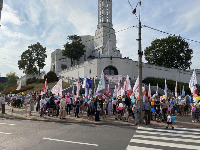 13. Marsz dla Życia i Rodziny zgromadził tłumy na ulicach Białegostoku [ZDJĘCIA]