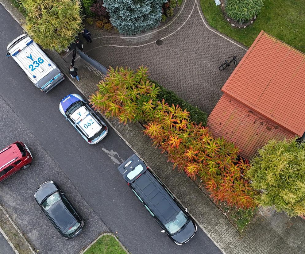 Śmiertelny atak pod Radomiem. Ojciec zginął, matka walczy o życie. Policja podejrzewa syna!