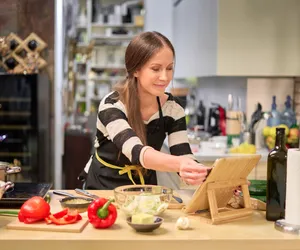 Quiz. Który składnik dodaje się do tej potrawy? 