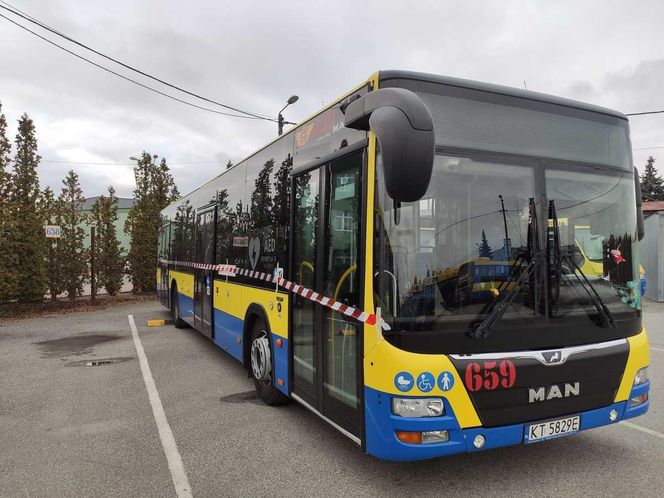 20-letni mieszkaniec Tarnowa strzelił z pistoletu do autobusu. Broń wyrzucił w czasie ucieczki