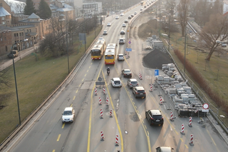 Remont trasy Łazienkowskiej. Tak kierowcy łamią przepisy