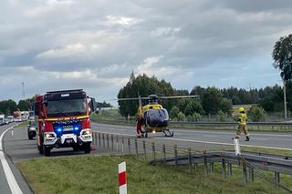 Są ranni po wypadku z udziałem autokaru. Droga zablokowana, poważne utrudnienia