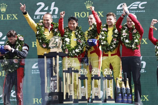 Taki zegarek dostał Robert Kubica za wygranie Le Mans
