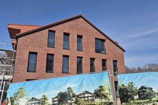 Nad jeziorem Ukiel w Olsztynie powstają luksusowe apartamenty. Na jakim etapie są prace?
