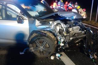 Poważny wypadek na dk 19. Sześć osób, w tym czwórka dzieci trafiło do szpitala