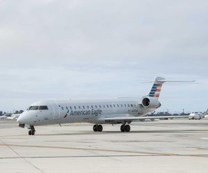 Samolot Bombardier CRJ-700 linii American Eagle