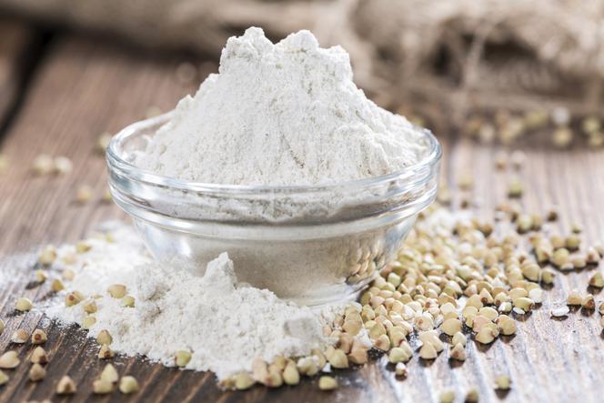 Co można zrobić z mąki gryczanej? Pomysł na bezglutenowe placuszki i naleśniki