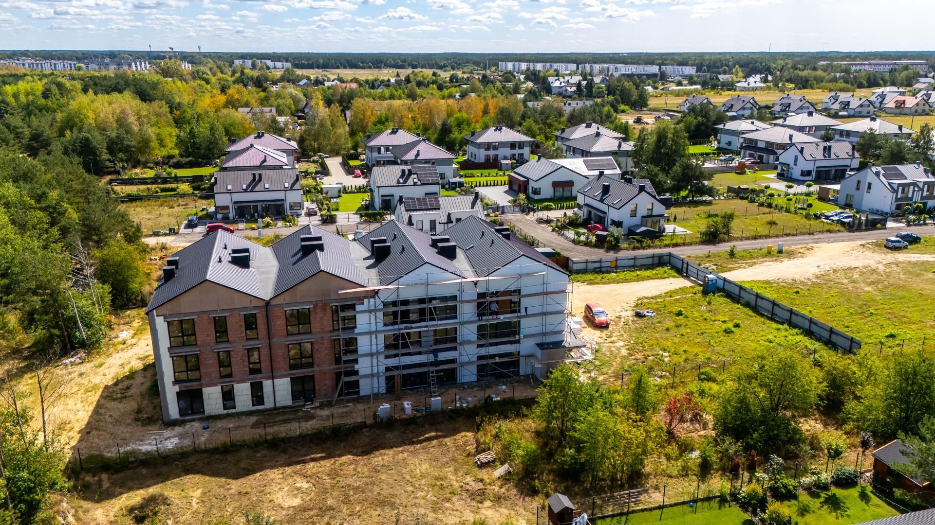 Kontrowersyjny dom jednorodzinny w Wieliszewie pod Warszawą