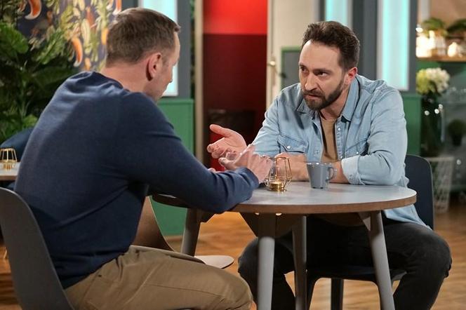 Pierwsza miłość, odcinek 3828. Janek (Maciej Mikołajczyk), Arek (Dariusz Wieteska)