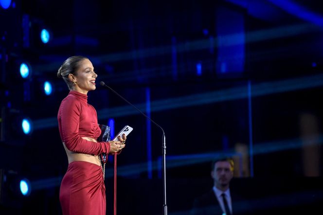 Julia Wieniawa to "urodzona Łęcka"? Internauci nie mają litości dla jej aktorswa...