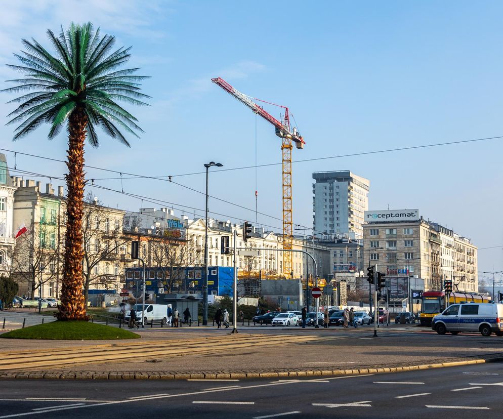 Budowa kamienicy przy Smolnej 23 w Warszawie