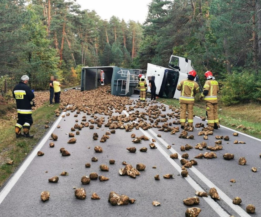 Buraczany potok na drodze. Trasa w pow. biłgorajskim była całkowicie zablokowana