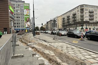 Budowa drogi rowerowej na ul. Puławskiej w Warszawie obok dawnego kina „Moskwa”