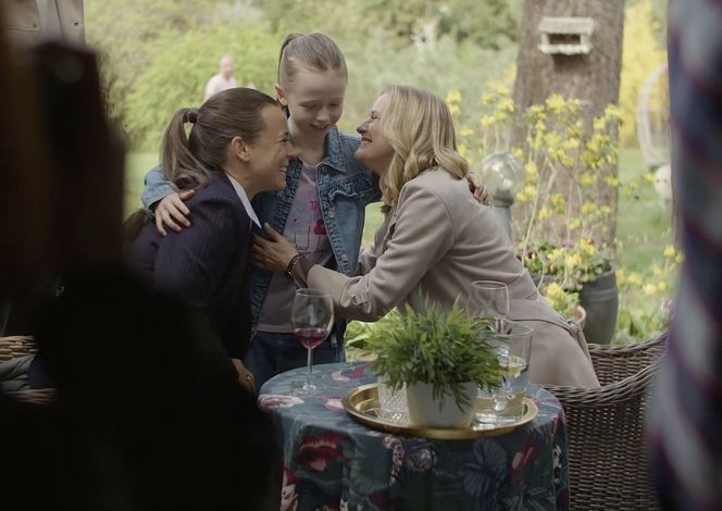 M jak miłość po wakacjach. Magda (Anna Mucha), Julia (Marta Chodorowska), Nadia (Mira Fareniuk)