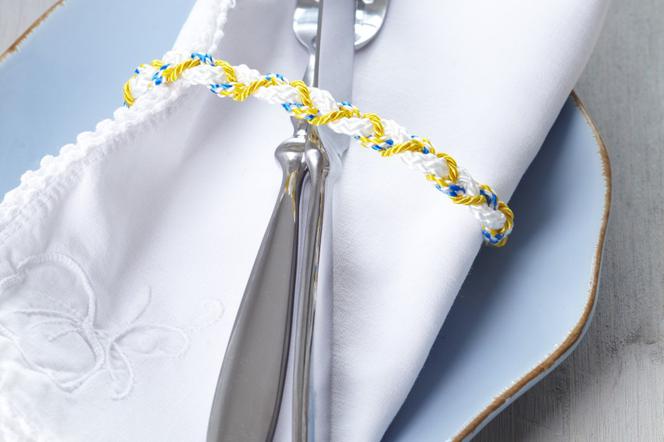 Przyjęcie w stylu marynistycznym. Pierścienie do serwetek z liny marynarskiej