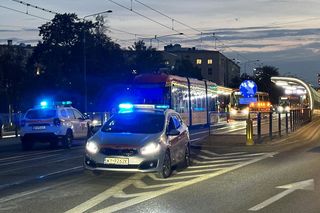 Wielkie utrudnienia w Warszawie, tramwaje na trasach objazdowych. Policja zablokowała przejazd na dużym skrzyżowaniu
