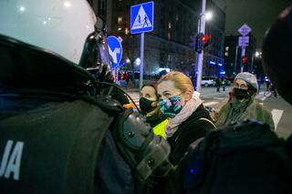 Barbara Nowacka w marszu kobiet w kolejnym dniu protestu