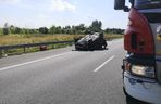 Duże utrudnienia na A4 po zderzeniu osobówki z kamperem w Wokowicach