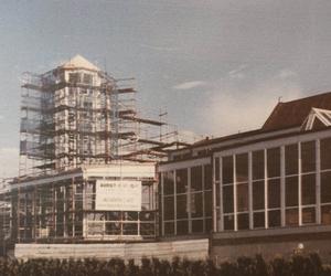Dzieci z Leszna bawią się w miejscach gdzie były cmentarze, a stadion żużlowy mieścił się tam, gdzie teraz stoi pływalnia Akwawit [ZDJĘCIA]