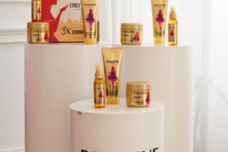 Przeżyj swój ‘Oh La La!’ moment, dzięki produktom z limitowanej kolekcji Pantene x Emily in Paris