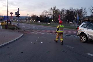 O świcie pijany kierowca jechał przez Nowy Sącz. Miał zwidy i skończył pod latarnią