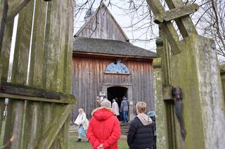 Niedziela Palmowa w lubelskim skansenie. Wokół kościoła z Matczyna przeszła procesja