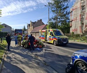 Wypadek we Wschowie. Samochód osobowy potrącil 17-letnią pieszą [ZDJĘCIA]