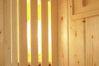 Drewno - idealny materiał na wygodną saunę, ale nie jedyny... 