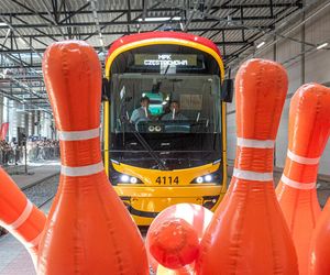 W Warszawie tramwaje grały w bilard i kręgle. Niezwykła impreza na Annopolu