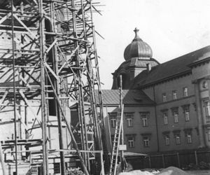 To największa archikatedra w Polsce. Była symbolem buntu wobec władz komunistycznych