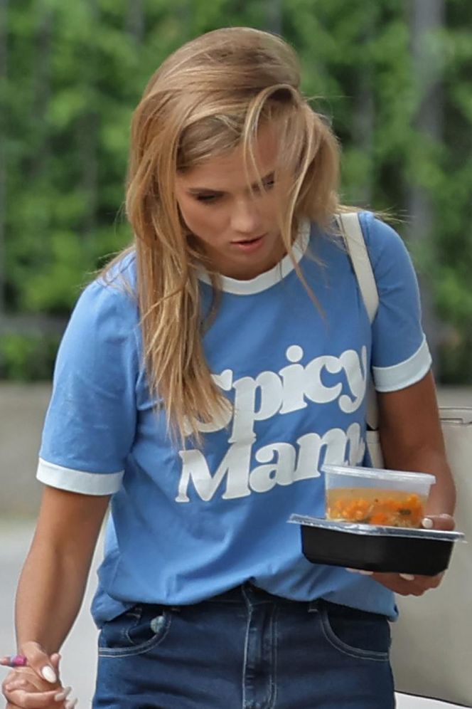 Agnieszka Kaczorowska. Tańcząca z córkami