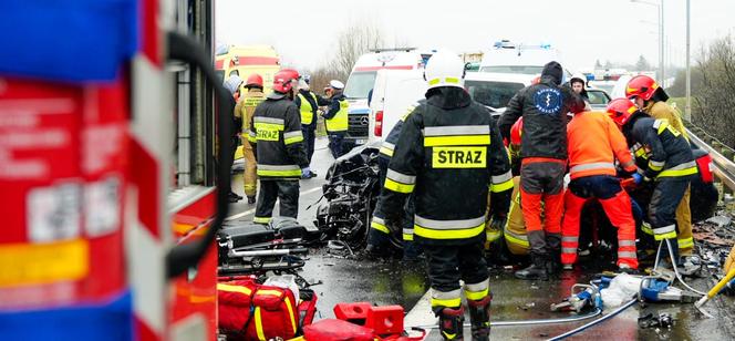 Wypadek na trasie krajowej w rejonie Ostrowca Świętokrzyskiego