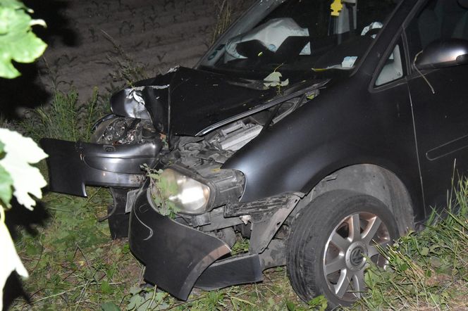 Pijany kierowca rozbił auto pod Gryżyną. Miał prawie 3 promile alkoholu